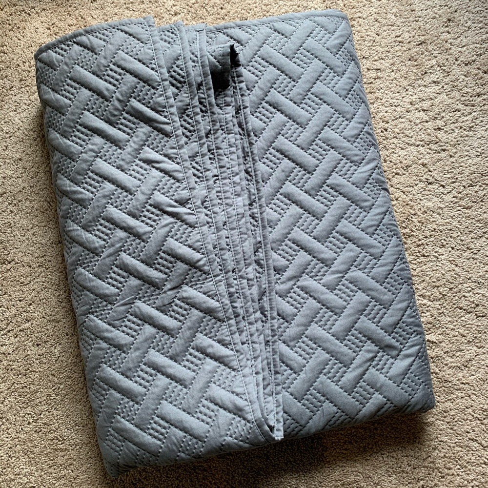 Full/Queen Grey Quilt